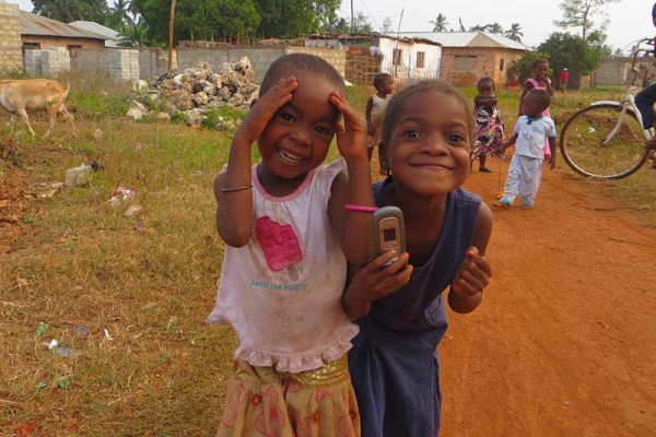 Sol og sommer bliver nydt på Zanzibar højskolen