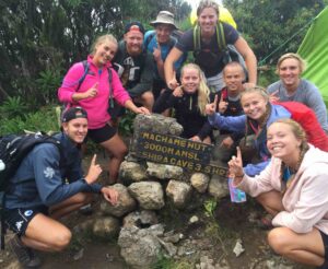 Højskole-i-udlandet Sabbatår Frivilligt-arbejde Bestig-kilimanjaro