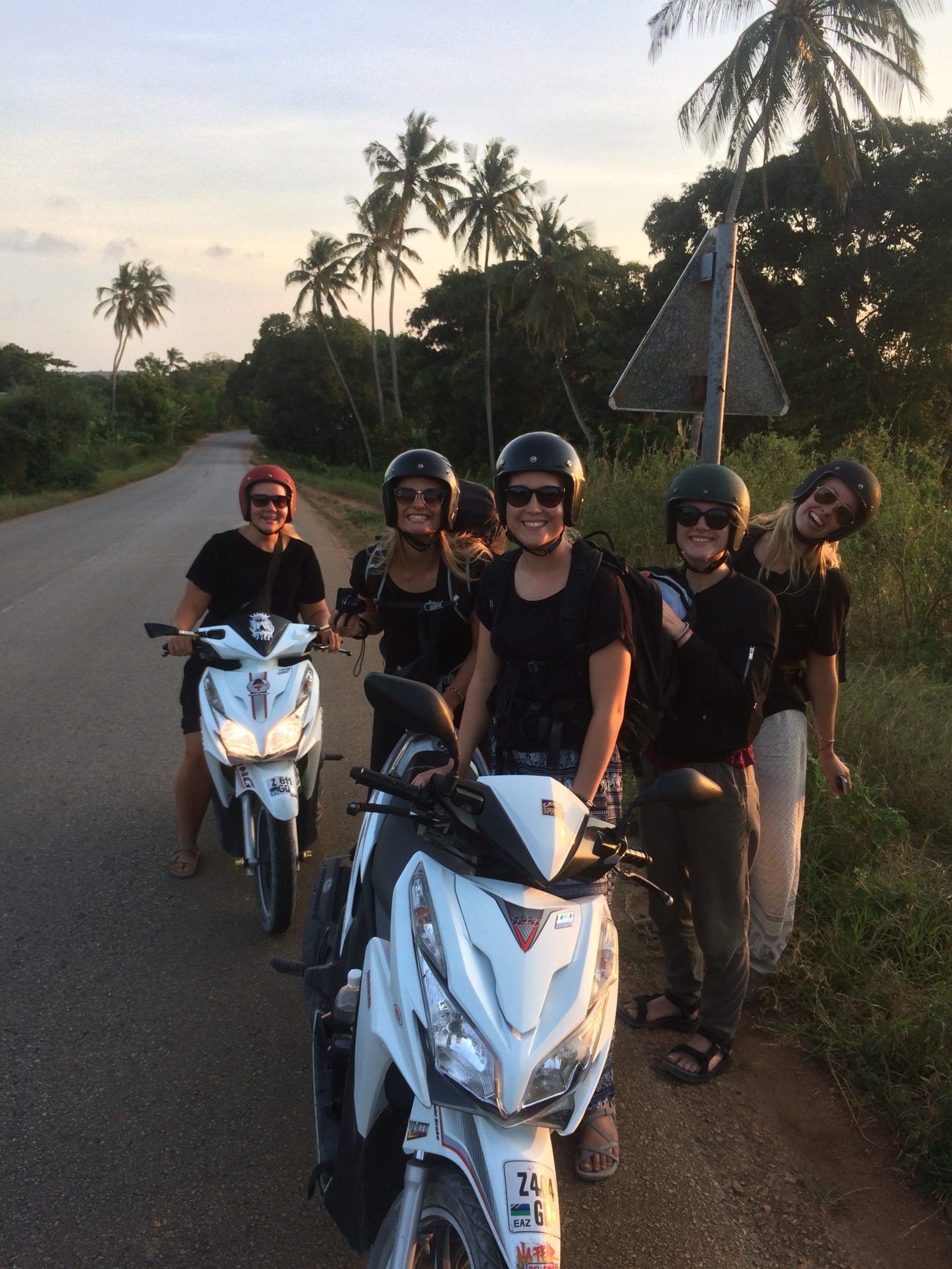 Scootertur Zanzibar højskolen